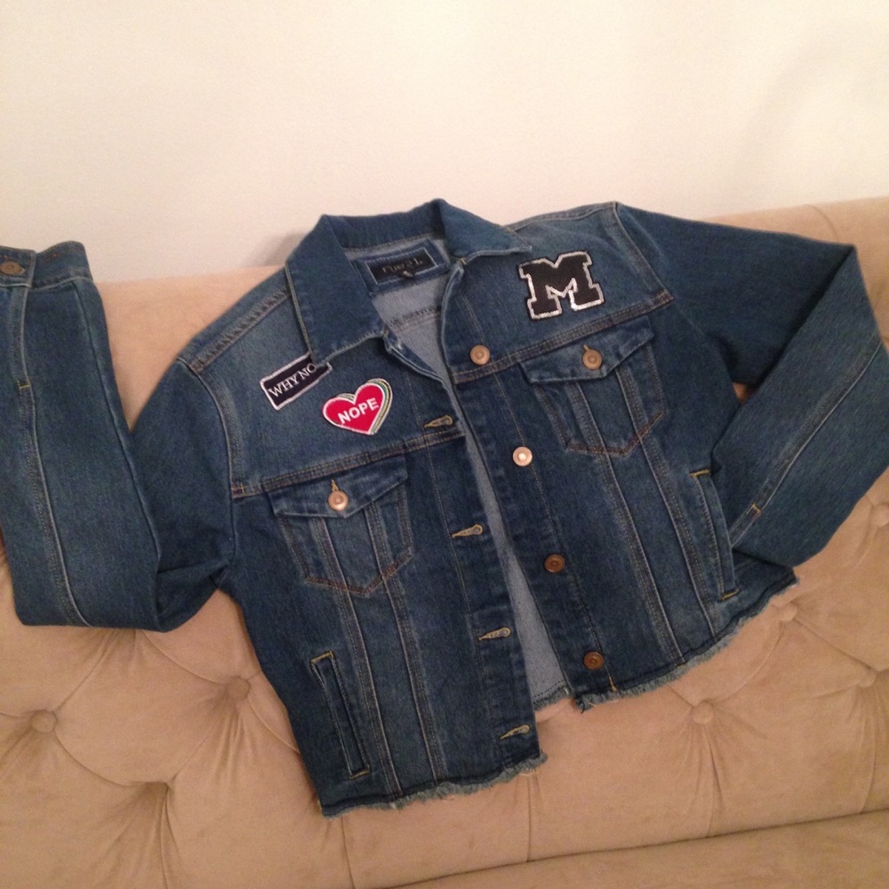 RUE 21 Denim jacket with patches Size Medium